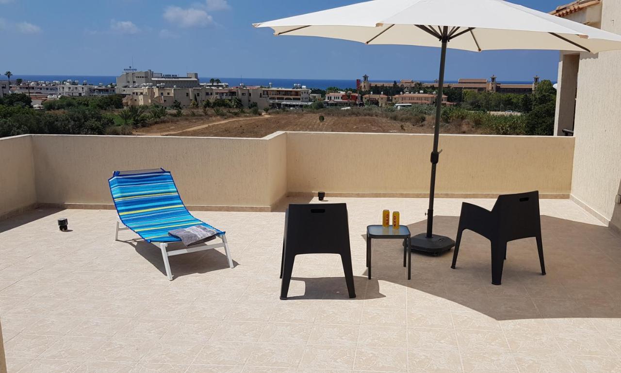 Sunny View - A Stunning Apartment With Private Rooftop Paphos ภายนอก รูปภาพ