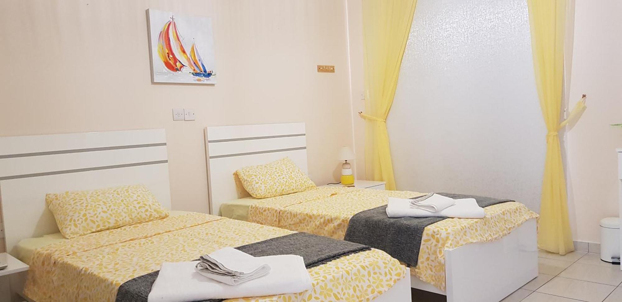 Sunny View - A Stunning Apartment With Private Rooftop Paphos ภายนอก รูปภาพ